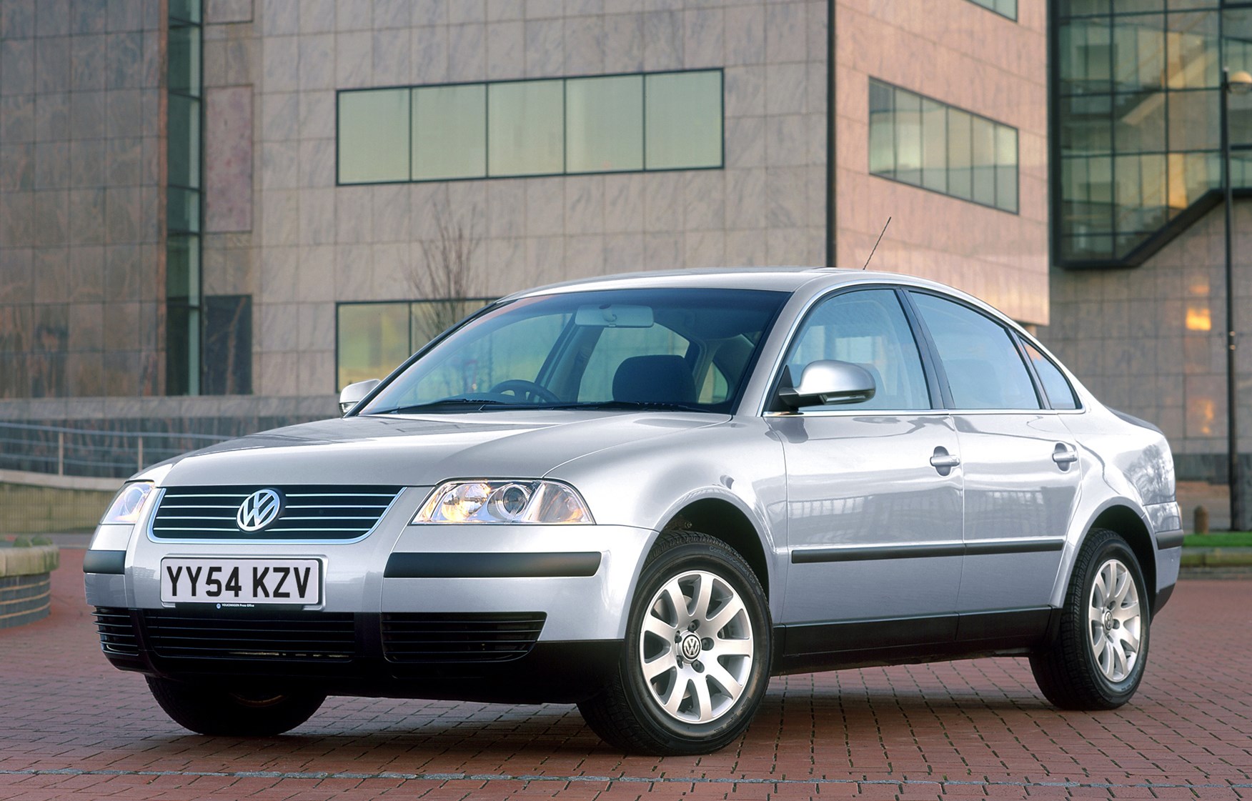 Volkswagen Passat Saloon Photos Parkers