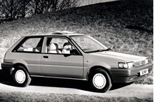 Nissan Sunny Hatchback 1.8 ZX 3d specs & dimensions