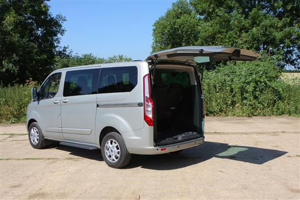 transit custom with tailgate