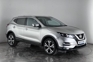 Nissan Qashqai (14-21) N-Connecta (Glass Roof Pack) 1.3 DIG-T 140 5d For Sale - Car Planet Watford, Watford