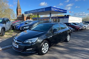 Vauxhall Astra Hatchback (09-15) 1.4i 16V Design 5d For Sale - The Garrison Garage, Aldershot