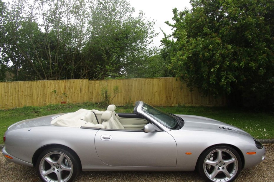 Jaguar XK8 Convertible (96-05) 4.2 XKR 2d Auto For Sale - CHILTERN JAGUAR SPECIALISTS, High Wycombe