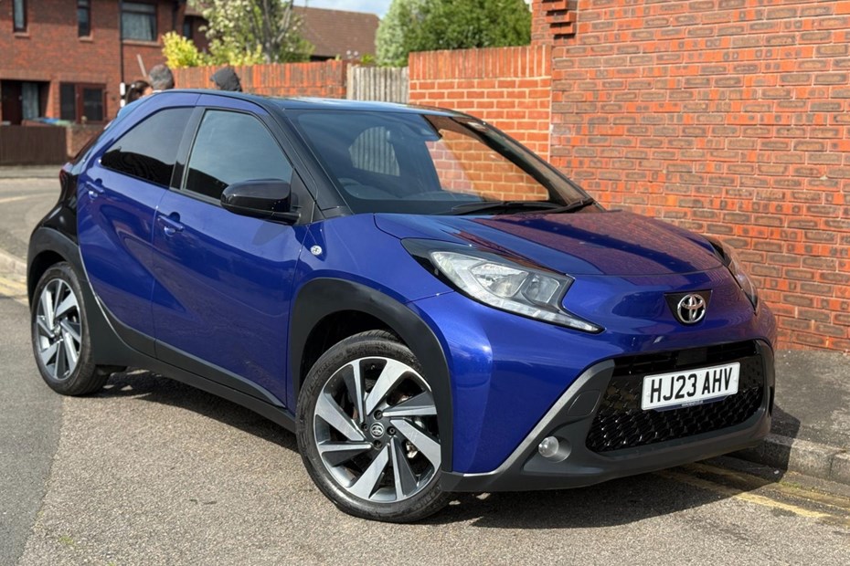 Toyota Aygo X (21 on) 1.0 VVT-i Edge 5dr For Sale - AAR Cars Hub Ltd, Croydon