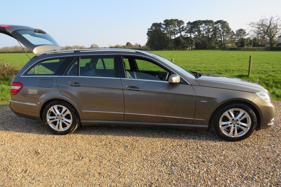 Mercedes-Benz E-Class Estate (10-16) E250 CDI BlueEFF Avantgarde Ed 125 5d Tip Auto For Sale - M&M Automotive, Lymington