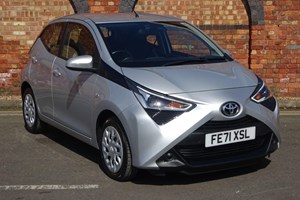 Toyota Aygo (14-22) X-Play (with Toyota Safety Sense) 1.0 VVT-i X-Shift auto (05/2018 on) 5d For Sale - Long Marsh Ltd, Wellingborough