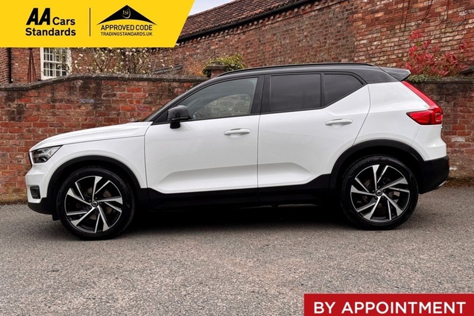Volvo XC40 SUV (17 on) R-Design Pro D4 AWD auto 5d For Sale - Hutton Bros, York