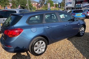 Vauxhall Astra Sports Tourer (10-15) 1.6i 16V Design 5d Auto For Sale - S B Cars, Stoke-On-Trent