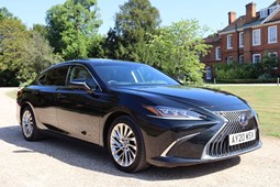 Lexus ES Saloon (19 on) 300h Takumi E-CVT auto 4d For Sale - Quickars Ltd, Stoke Poges