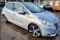 Peugeot 208 Hatchback (12-19) 1.6 e-HDi Feline 5d EGC For Sale - Roston Park Motors, Nuneaton