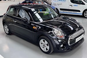 MINI Hatchback (14-24) 1.5 Cooper D Hatchback 3d Auto For Sale - SOLO MOTOR GROUP LTD, Bolton