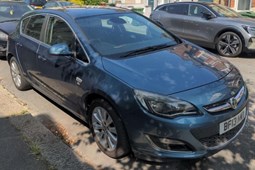 Vauxhall Astra Hatchback (09-15) 1.6i 16V Elite 5d For Sale - I BROTHERS CARS LTD, Ashford