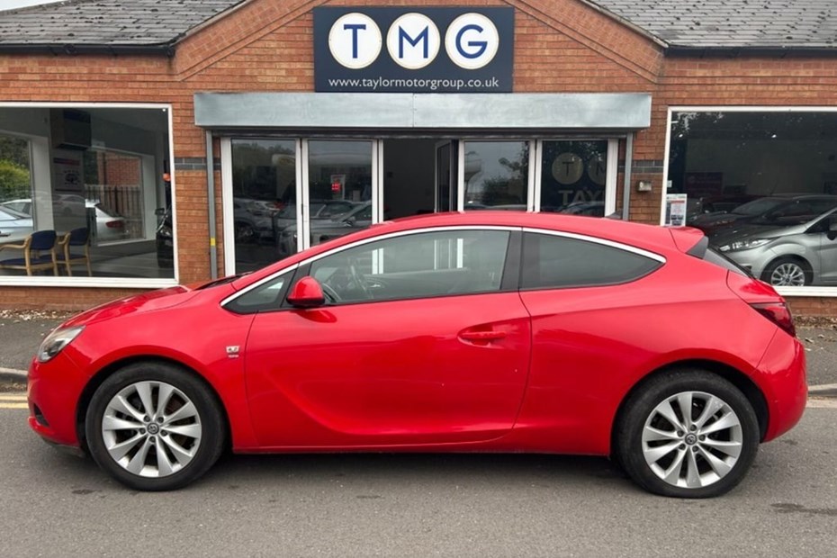 Vauxhall Astra GTC Coupe (11-18) 1.4T 16V (140bhp) SRi 3d For Sale - Taylor Motor Group (Farndon Road), Newark