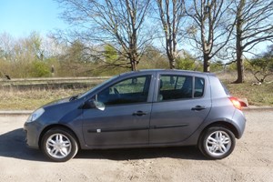 Renault Clio Hatchback (05-12) 1.2 16V Expression 5d For Sale - Redhouse Car Sales, Baldock