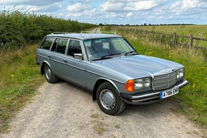 Mercedes-Benz 200-300 W123 Series Estate (79-87) 230 TE 5d (W123) For Sale - Yorkshire Classic & Sports Cars, Ripon