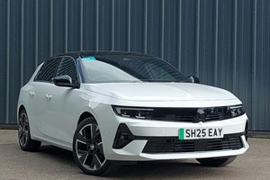 Vauxhall Astra Electric Hatchback (24 on) 115kW Ultimate 54kWh 5dr Auto For Sale - Arnold Clark Dundee Vauxhall / Fiat / Abarth, Dundee