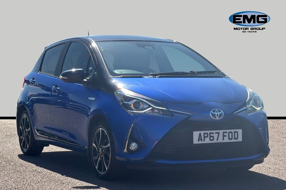 Toyota Yaris (11-20) Red Design Bi-Tone Hybrid 1.5 VVT-i auto 5d For Sale - EMG Motor Group Duxford, Duxford