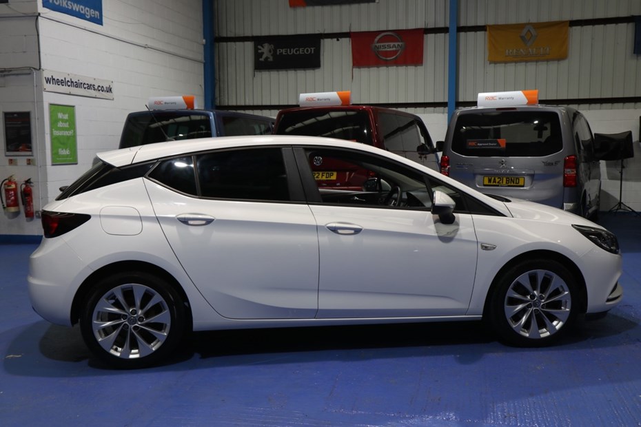 Vauxhall Astra Hatchback (15-21) 1.4i 16V Design 5d For Sale - Wheelchair Cars Ltd, Manchester