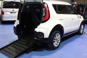 Kia Soul (14-19) 2 1.6 CRDi 134bhp DCT auto 5d For Sale - Wheelchair Cars Ltd, Manchester