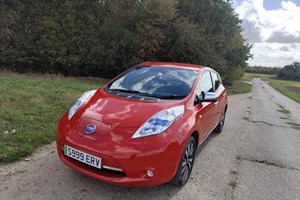 Nissan Leaf (11-18) Tekna 30kW 5d Auto For Sale - Webcarmart, Colchester