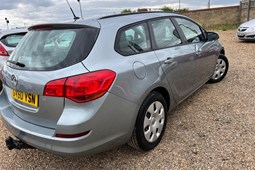 Vauxhall Astra Sports Tourer (10-15) 1.6i 16V Exclusiv 5d Auto For Sale - Safe Cars, Bedford