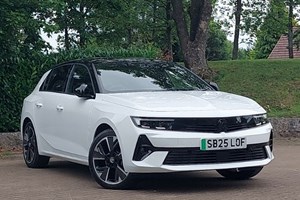 Vauxhall Astra Electric Hatchback (24 on) 115kW Ultimate 54kWh 5dr Auto For Sale - Arnold Clark Vauxhall (Alloa), Alloa