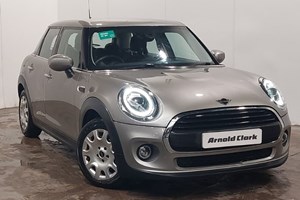 MINI Hatchback (14-24) One Classic (Comfort Pack & Navigation Pack) 5d For Sale - Arnold Clark Motorstore (East Kilbride), East Kilbride