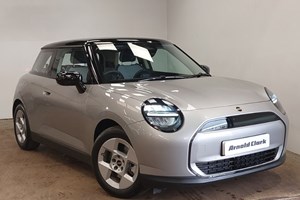 MINI Cooper Electric Hatchback (24 on) 135kW E Classic 41kWh 3dr Auto For Sale - Arnold Clark Motorstore (Motherwell), Motherwell