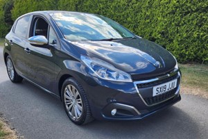 Peugeot 208 Hatchback (12-19) Signature 1.2 PureTech 82 S&S 5d For Sale - Polesworth Garage Tamworth, Tamworth