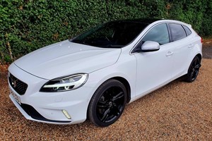 Volvo V40 Hatchback (12-19) T3 (152bhp) R DESIGN Nav Plus 5d Geartronic For Sale - LPM Motors Limited, Hertford