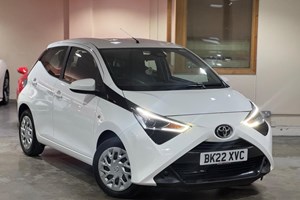 Toyota Aygo (14-22) X-Play (with Toyota Safety Sense) 1.0 VVT-i X-Shift auto (05/2018 on) 5d For Sale - Manor Farm Cars Ltd, Birmingham
