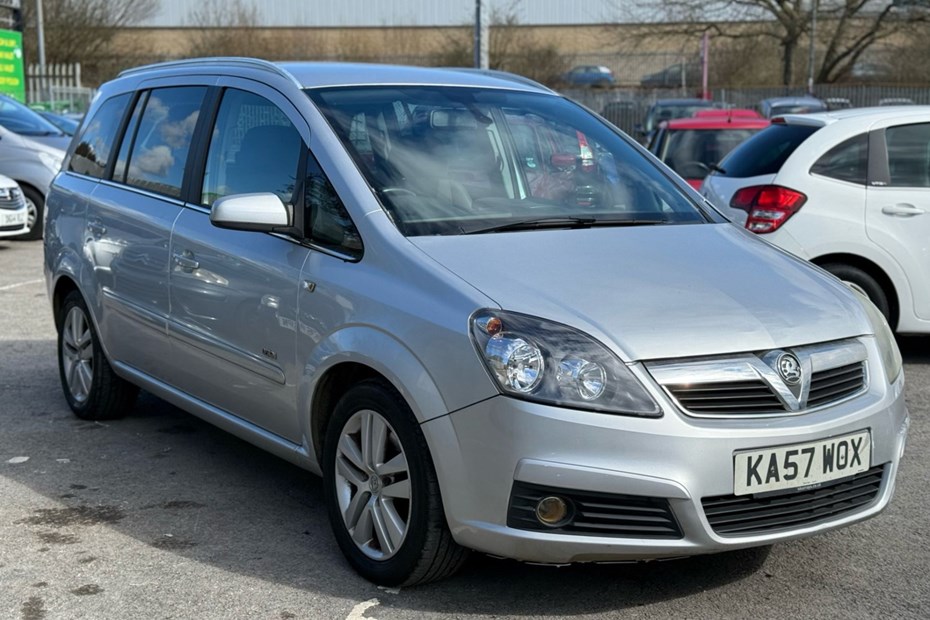 Vauxhall Zafira (05-14) 1.9 CDTi Design (120ps) 5d Auto (Euro 4) For Sale - AMICAS GROUP LTD, Bradford
