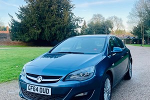 Vauxhall Astra Hatchback (09-15) 1.6i 16V Excite (10/13-) 5d For Sale - TJ Cars Ltd, Slough