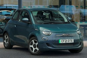 Fiat 500 Electric Hatchback (20 on) 87kW Lounge 37.8kWh Auto 3d For Sale - Arnold Clark Click & Collect Southampton, Southampton