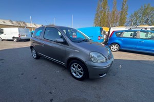 Toyota Yaris (99-05) 1.3 VVT-i Colour Collection 3d (05) For Sale - Vanfinder Gloucester, Gloucester