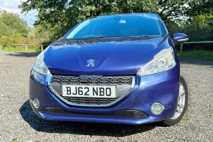 Peugeot 208 Hatchback (12-19) 1.2 VTi Allure 5d For Sale - Zoom Autos, Windsor