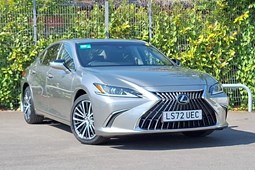 Lexus ES Saloon (19 on) 300h E-CVT auto 4d For Sale - Arnold Clark Chertsey Motorstore, Chertsey