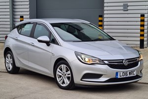 Vauxhall Astra Hatchback (15-21) 1.6 CDTi 16V (136bhp) Tech Line 5d For Sale - Valley Trade centre, High Wycombe