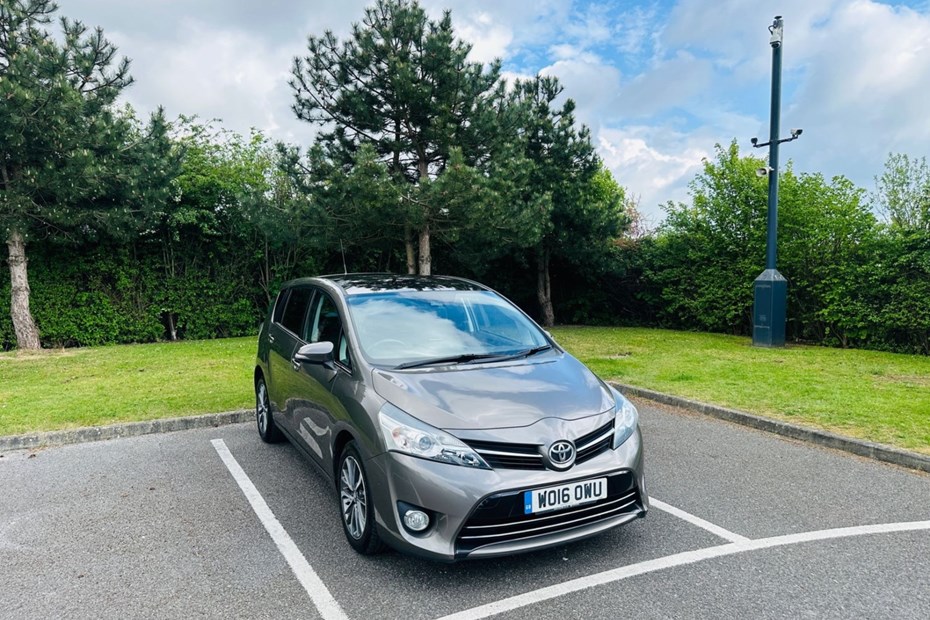 Toyota Verso (09-18) 1.6 D-4D Design 5d For Sale - POMPEY CAR SALES LIMITED, Portsmouth