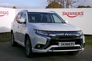 Mitsubishi Outlander (12-21) PHEV Design 4WD 2.4 auto 5d For Sale - Skinners of Rye, Rye