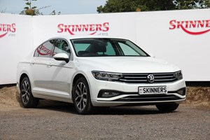 Volkswagen Passat Estate (15-24) SEL 2.0 TDI Evo SCR 150PS DSG auto 4d For Sale - Skinners of Rye, Rye