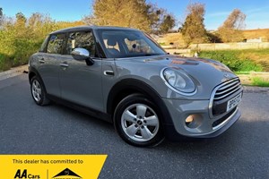 MINI Hatchback (14-24) 1.5 One D Hatchback 5d For Sale - EASICARS LTD, London