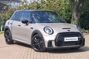 MINI Hatchback (14-24) 2.0 Cooper S Sport 5dr Auto [Comfort/Nav Pack] For Sale - Mercedes-Benz of Aberdeen, Aberdeen
