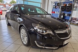 Vauxhall Insignia Hatchback (09-17) 2.0 CDTi (170bhp) ecoFLEX Design Nav (Start Stop) 5d For Sale - M K Automobiles, Rochdale