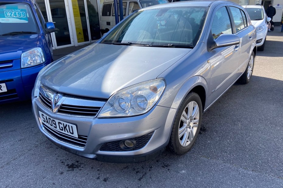 Vauxhall Astra Hatchback (04-10) 1.6i 16V Design (115ps) 5d For Sale - Newnham Road Car Sales, Plymouth
