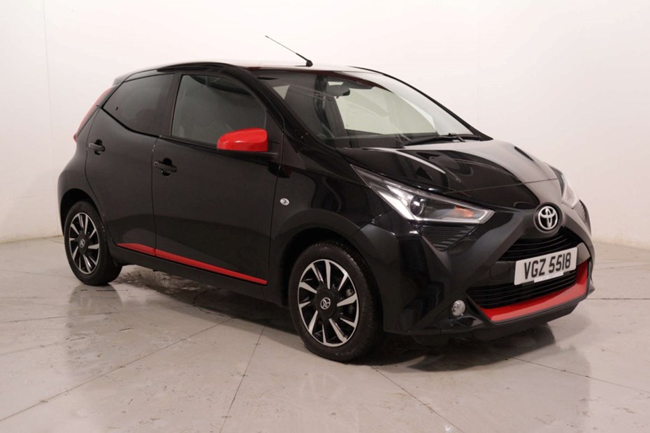 Toyota Aygo (14-22) X-Trend (Toyota Safety Sense) 1.0 VVT-i X-Shift auto 5d For Sale - LMC Cars, Upminster