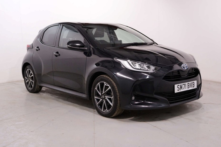 Toyota Yaris (20 on) 1.5 Hybrid Design CVT 5d For Sale - LMC Cars, Upminster