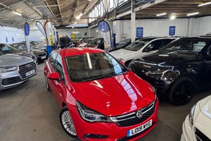 Vauxhall Astra Hatchback (15-21) 1.6T 16V (200bhp) Elite Nav 5d For Sale - Silverstone Cars Limited, Barking