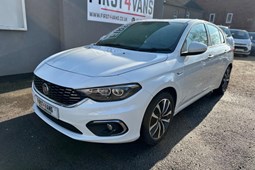 Fiat Tipo Hatchback (16-23) Lounge 1.4 16v 95hp 5d For Sale - First 4 Vans Ltd, Gravesend