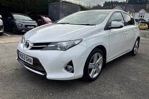 Toyota Auris (12-19) 1.6 V-Matic Excel 5d For Sale - New Image Car Sales Ltd, Farnham