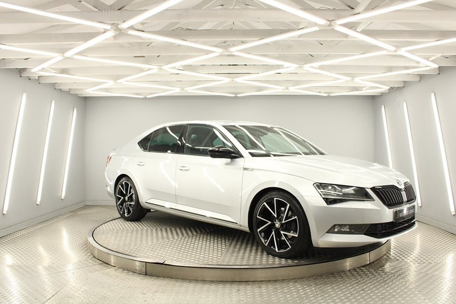 Skoda Superb Hatchback (15-23) SportLine 2.0 TDI CR 150PS DSG auto (07/17 on) 5d For Sale - Redgate Lodge, Shiremore
